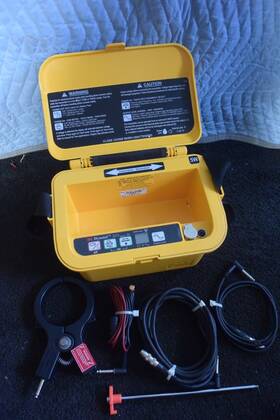 Dynatel 2273-5w Model 2273 5 Watt Transmitter Set With 1 Inductive Clamp