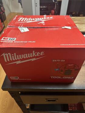 Milwaukee 2970-20 M18 500gb Control Hub - Red
