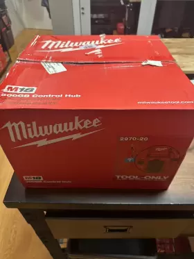 2970-20 Milwaukee M18 500gb Control Hub - Red